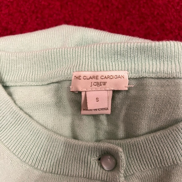 BUNDLE: 2 sweaters, a flannel, and a sweater - Picture 12 of 16